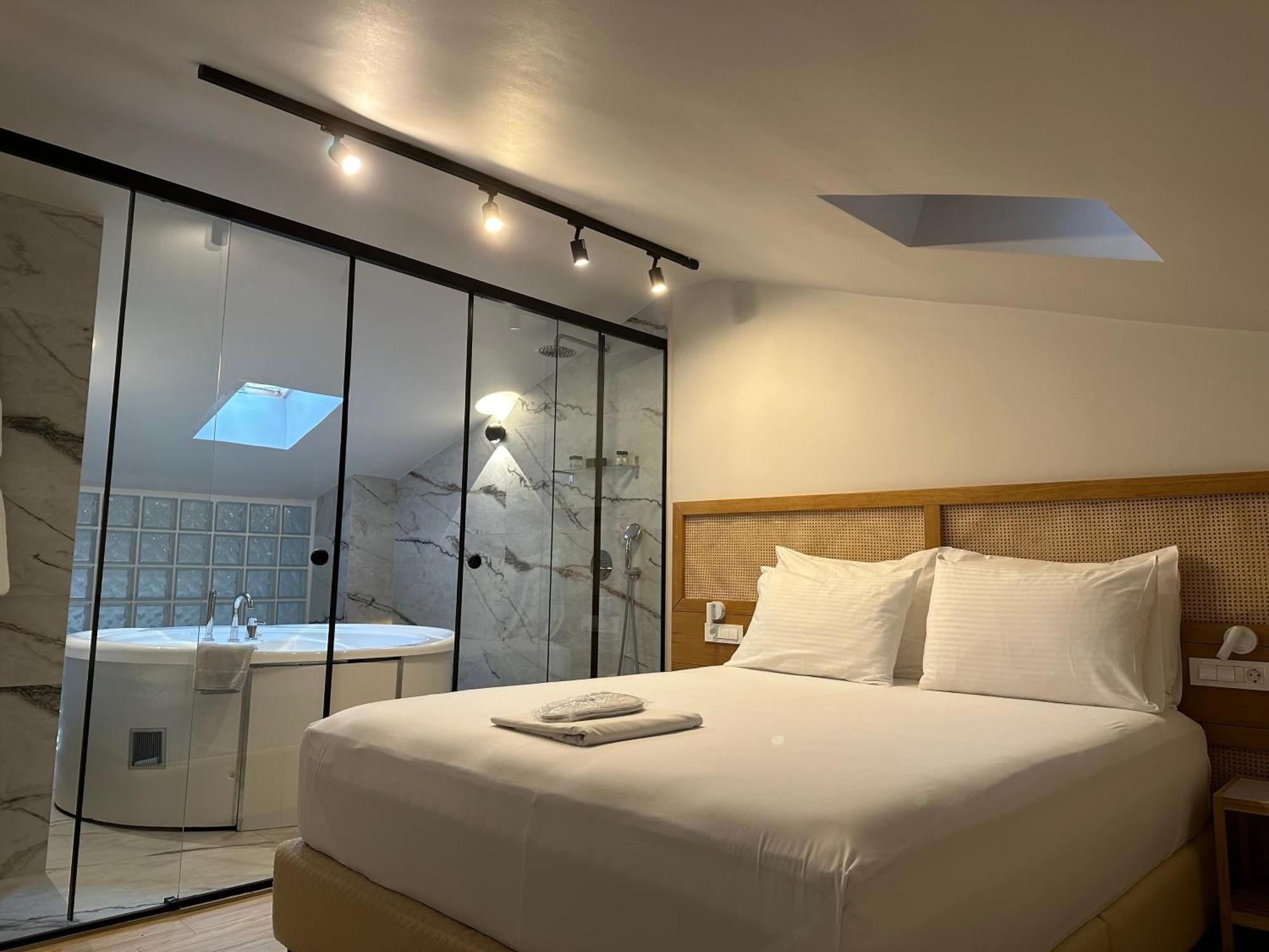 Belle Athenes - Luxury Rooms At Monastiraki Railway Station Exterior foto