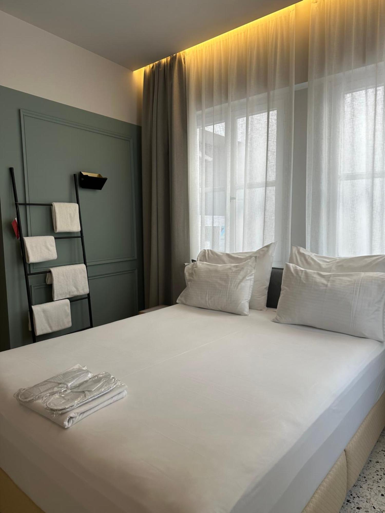 Belle Athenes - Luxury Rooms At Monastiraki Railway Station Exterior foto